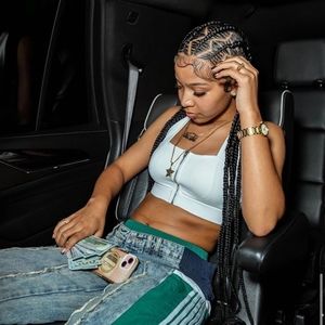 Meet your Posher, Devin